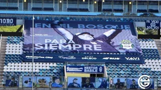 Gimnasia realizó emotivo homenaje a Maradona en el primer partido como local tras su muerte
