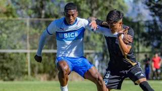 Pese al interés desde Brasil: la decisión que tomó la U Católica con una de sus mayores promesas