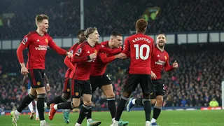 Manchester United vapuleó a Everton en duelo marcado por la espectacular chilena de Garnacho