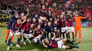 Bologna derribó a la Roma de Mourinho y se metió en zona de Champions