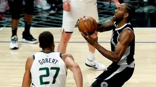 Los Angeles Clippers se amparó en un doble-doble de Kawhi Leonard para descontar ante Utah Jazz