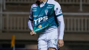 Mesa servida para el cumpleañero Wanderers: si gana es puntero exclusivo de la B