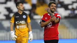 El penal ejecutado por Gabriel Costa que dio el empate parcial a Colo Colo ante Godoy Cruz