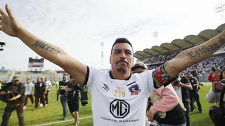 Esteban Paredes y la búsqueda de un “9” en Colo Colo: Lo necesitamos urgente