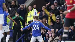Everton derribó a Manchester United en la Premier con golazo de Anthony Gordon