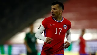 Gary Medel aprovechó sus vacaciones en España para lucirse en un Lamborghini