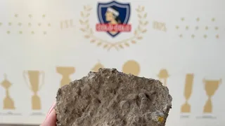 Audax Italiano exhibió con indignación el “regalo” de hinchas de Colo Colo