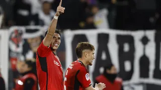 Carlos Palacios firmó su triplete en la goleada de Colo Colo a La Calera en Copa Chile