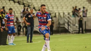 “Un futbolista con currículum interesante”: Angelo Henríquez suena como opción en Europa