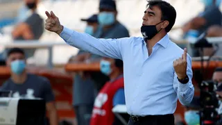 Quinteros en picada contra el VAR y arbitrajes: Hay algo raro y oscuro contra Colo Colo