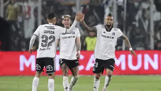El plantel de Colo Colo festeja el millonario monto que recibirá de los premios que el club ganó en la Libertadores