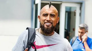 La aplaudida recepción que tuvo Arturo Vidal en su llegada a Miami con FC Barcelona