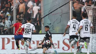 Unión Española tomó ventaja con gol de Ariel Uribe y golpeó a Colo Colo