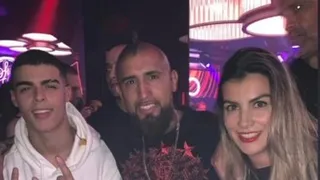 “Con mi hermano”: Arturo Vidal compartió con el reggaetonero Lunay en sus vacaciones