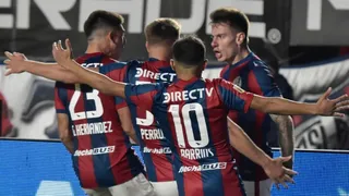 San Lorenzo venció a Rosario Central y recortó distancia con el líder River Plate