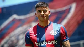 Alex Ibacache fue oficializado como nuevo jugador de San Lorenzo de Almagro