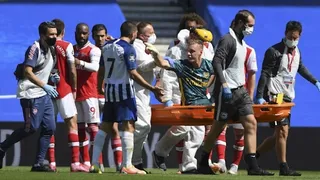 El meta de Arsenal encaró duramente a un rival de Brighton por provocarle una grave lesión