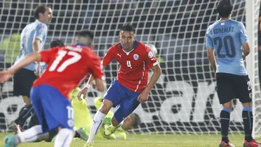 Con el “dedo” de Jara y el golazo de Isla: Se cumplen cinco años del Chile-Uruguay más recordado