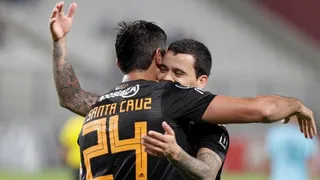 Olimpia goleó a Sporting Cristal y alcanzó a U. de Concepción en el liderato de su grupo