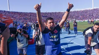 Desde el Coliseo Romano: David Pizarro se sumó a los festejos de la U en el Superclásico