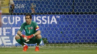 Imagen de Claudio Bravo ya no es parte del camarín de la selección chilena