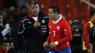 Borghi: La experiencia de Alexis puede ayudar a que se recompongan relaciones en la Roja