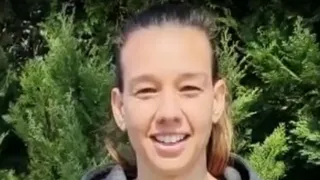 Christiane Endler también entregó una camiseta en apoyo a la Teletón