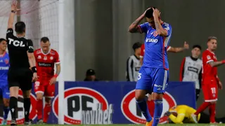 La U sumó otro descalabro al caer con La Calera y llegó a seis partidos sin ganar antes del Superclásico