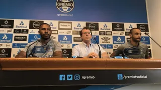 Refuerzo de Gremio se confundió y habló del clásico rival en su presentación