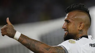 Arturo Vidal salió con molestias en el duelo de Colo Colo ante Godoy Cruz