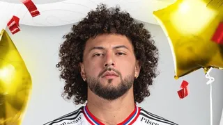 Colo Colo saludó al también cumpleañero “Maxi” Falcon con sus mejores imágenes en el club