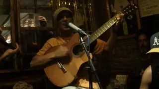 Manu Chao le dedicó versos al River-Boca que se jugará en Madrid