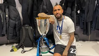 Vidal se convirtió en el chileno más campeón de la historia y Alexis entró al podio tras nuevo título con Inter