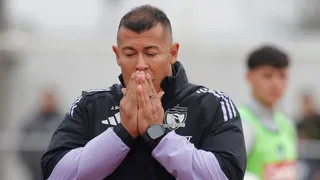 ¿Almirón pierde a titulares clave? El futuro de dos figuras de Colo Colo está cerca de Europa