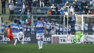 Simón ejecutó con clase ante la UC y dio vuelta la serie de Copa Chile a favor de Cobreloa