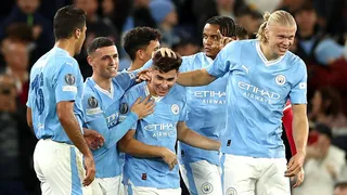Manchester City inició su defensa del título en Champions con remontada sobre Estrella Roja