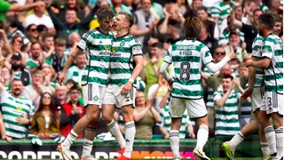 Celtic superó a Rangers y acaricia el título en Escocia