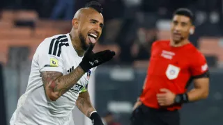 Noticias de Colo Colo hoy 12 de agosto: El análisis viral de Vidal, la compra de Madrid y la demora por Román
