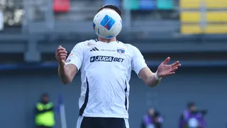 Figura de Colo Colo no entrenó y encendió las alarmas a horas del Superclásico