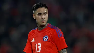 ¡Preocupó en La Roja! El inesperado percance que tuvo Erick Pulgar en la llegada a Estados Unidos