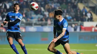 Huachipato reaccionó y recuperó la ventaja ante la UC con un golazo de Javier Altamirano