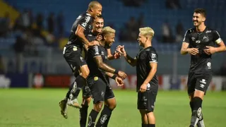 Santos de Jorge Sampaoli superó al colista Avaí y se afirmó en zona de Copa Libertadores