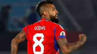¿Vidal vuelve a La Roja? Almirón y Mosa adelantaron la bomba en la fiesta de Colo Colo