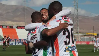 Cecilio Waterman volvió a ser pieza clave en Cobresal al encaminar el triunfo sobre Curicó