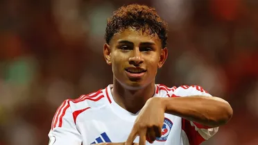 Francisco Rossel se viste de goleador y anota el descuento de Chile