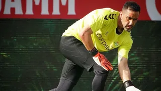 Pellegrini evitó descartar a Bravo ante Villarreal: Más tarde tendremos clara la parte médica