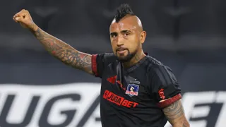 Colo Colo ajusta su formación: el rol de Vidal que obliga a modificar el equipo
