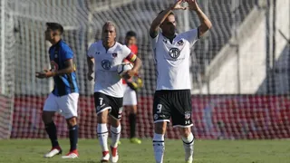 Rivero aprovechó un tiro de Paredes y se anotó con un doblete frente a Huachipato