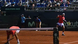 Tabilo y Barrios pusieron en ventaja a Chile sobre Kazajistán al vencer a Golubev y Nedovyesov