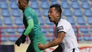 Leonardo Valencia abrió la cuenta para Colo Colo con un “gol de camarín”